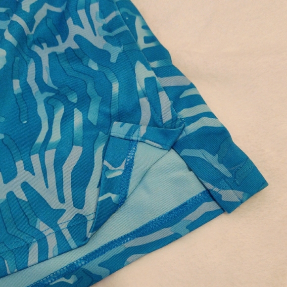 Nike. Blue Patterned Women's Shirt - Picture 6 of 9